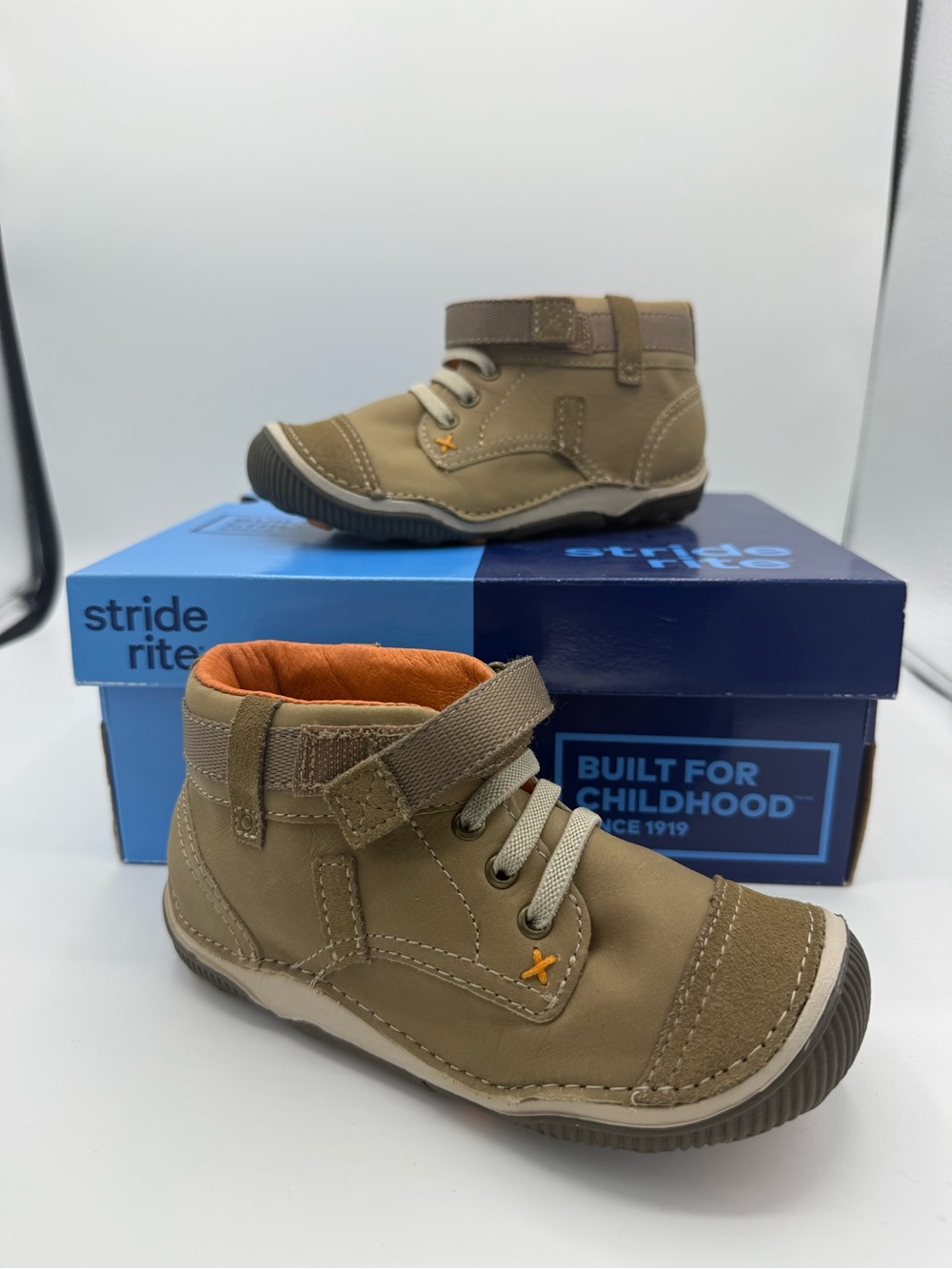 Stride Rite Garrett Brown Boys Boots- ankle height Size 10 Extra Wide width NWT